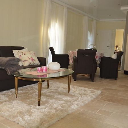 Wir Beide Apartment Elten Екстериор снимка