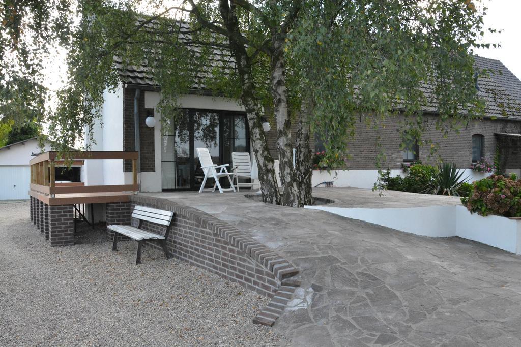 Wir Beide Apartment Elten Екстериор снимка