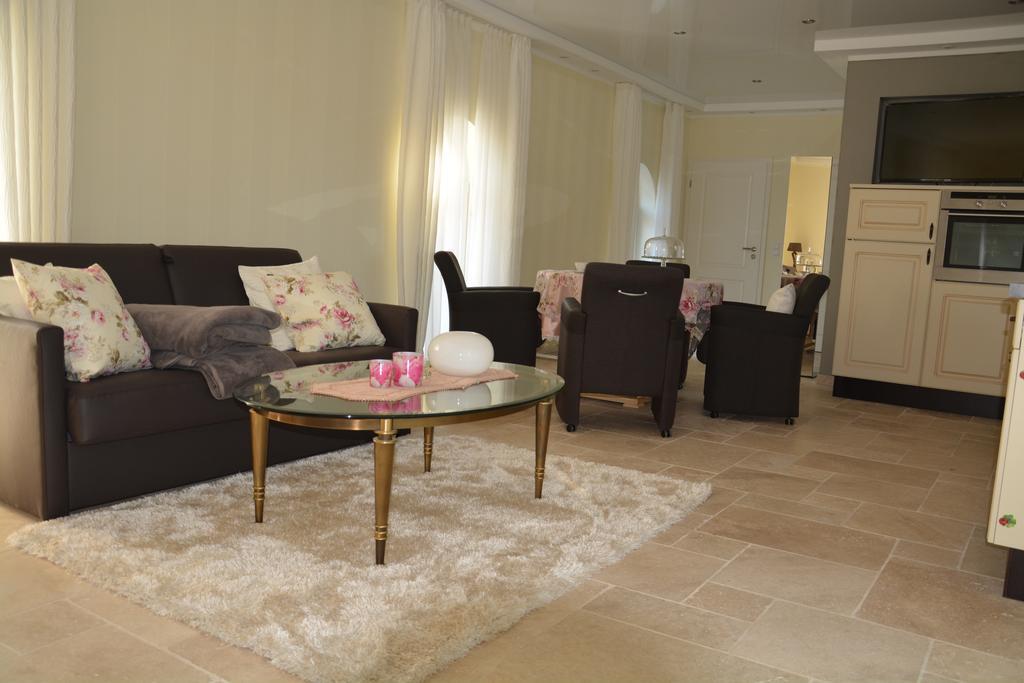 Wir Beide Apartment Elten Екстериор снимка